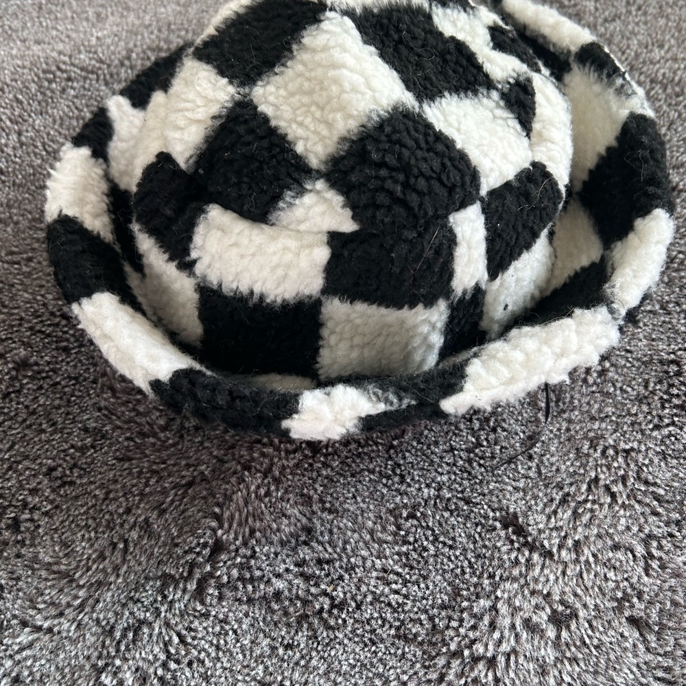 🏁 Sherpa Checkered Bucket Hat 🏁